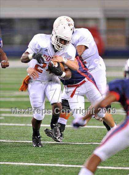 Thumbnail 2 in Richland vs. Bowie (Texas 5A D2 Region 1 Bi-District Playoffs) photogallery.