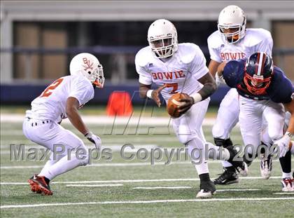 Thumbnail 3 in Richland vs. Bowie (Texas 5A D2 Region 1 Bi-District Playoffs) photogallery.