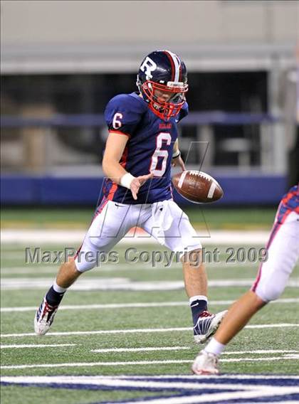 Thumbnail 3 in Richland vs. Bowie (Texas 5A D2 Region 1 Bi-District Playoffs) photogallery.
