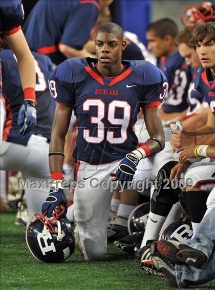 Thumbnail 3 in Richland vs. Bowie (Texas 5A D2 Region 1 Bi-District Playoffs) photogallery.