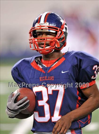 Thumbnail 1 in Richland vs. Bowie (Texas 5A D2 Region 1 Bi-District Playoffs) photogallery.