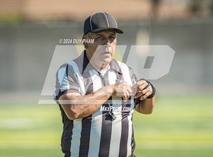 Thumbnail 3 in JSerra Catholic @ Servite photogallery.