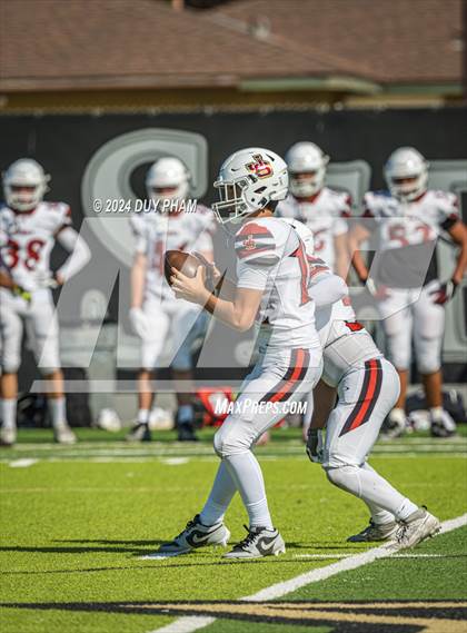 Thumbnail 3 in JSerra Catholic @ Servite photogallery.