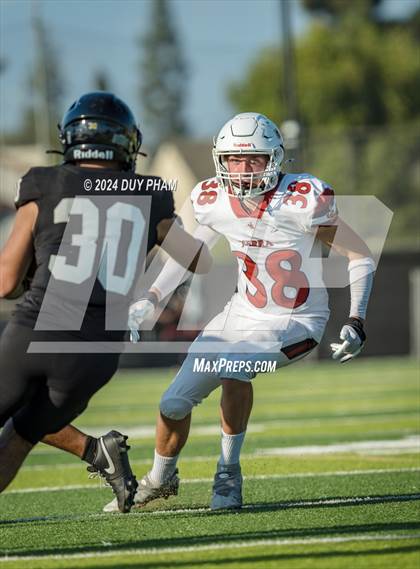 Thumbnail 2 in JSerra Catholic @ Servite photogallery.