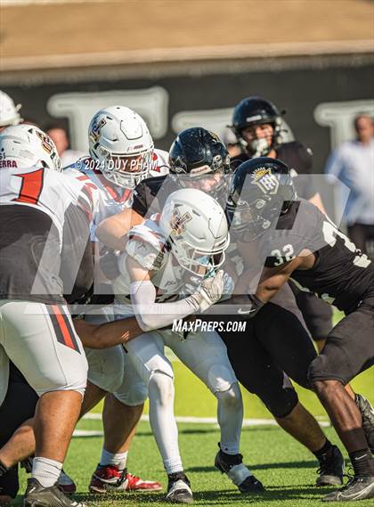Thumbnail 3 in JSerra Catholic @ Servite photogallery.