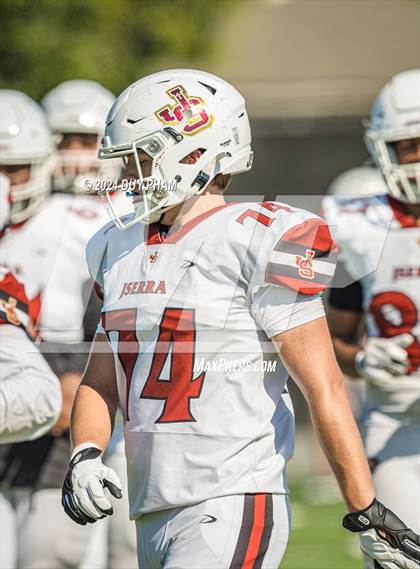 Thumbnail 3 in JSerra Catholic @ Servite photogallery.