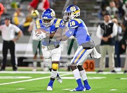 Thumbnail 2 in Little Cypress-Mauriceville vs. Chapel Hill (4A D1 Region III Final) photogallery.