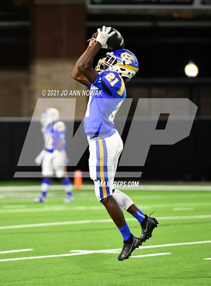Thumbnail 2 in Little Cypress-Mauriceville vs. Chapel Hill (4A D1 Region III Final) photogallery.