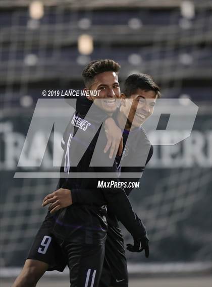 Thumbnail 1 in Air Academy vs. Skyview (CHSAA 4A State Final) photogallery.