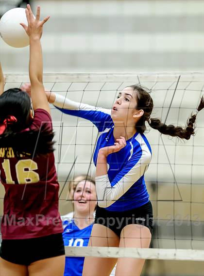 Thumbnail 3 in Whitney @ Rocklin photogallery.