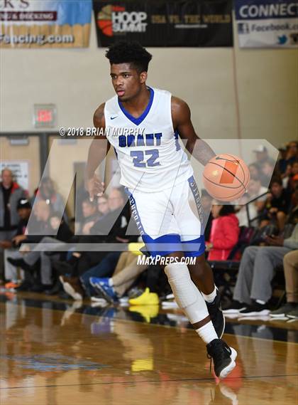 Thumbnail 1 in Grant vs Jefferson (Les Schwab Invitational) photogallery.