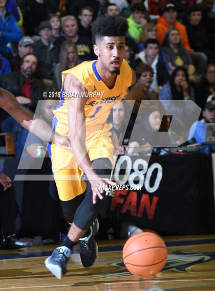 Thumbnail 2 in Grant vs Jefferson (Les Schwab Invitational) photogallery.