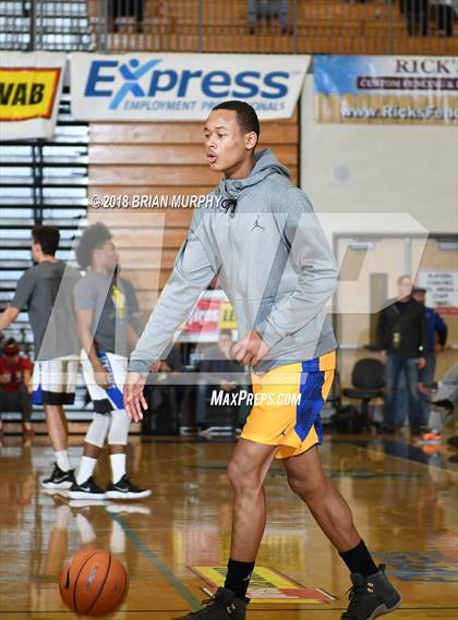 Thumbnail 3 in Grant vs Jefferson (Les Schwab Invitational) photogallery.