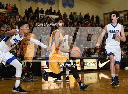 Thumbnail 2 in Grant vs Jefferson (Les Schwab Invitational) photogallery.