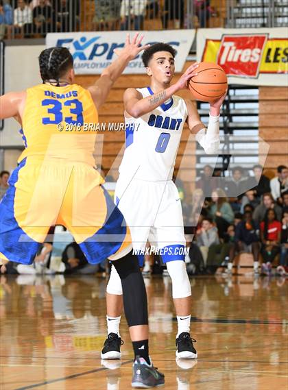 Thumbnail 2 in Grant vs Jefferson (Les Schwab Invitational) photogallery.