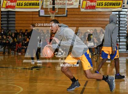 Thumbnail 2 in Grant vs Jefferson (Les Schwab Invitational) photogallery.