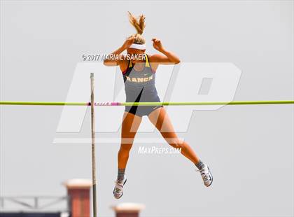 Thumbnail 1 in UIL Regional Track & Field Meet R3 photogallery.