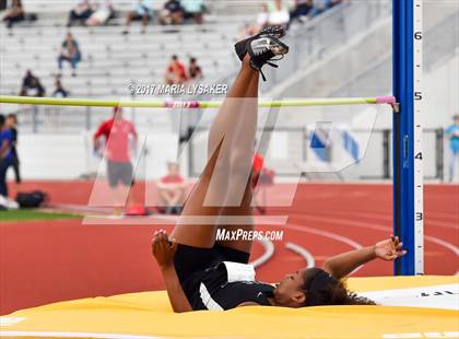 Thumbnail 1 in UIL Regional Track & Field Meet R3 photogallery.