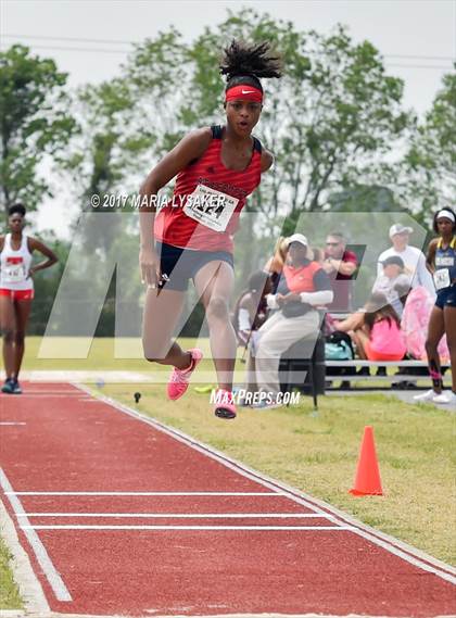 Thumbnail 3 in UIL Regional Track & Field Meet R3 photogallery.