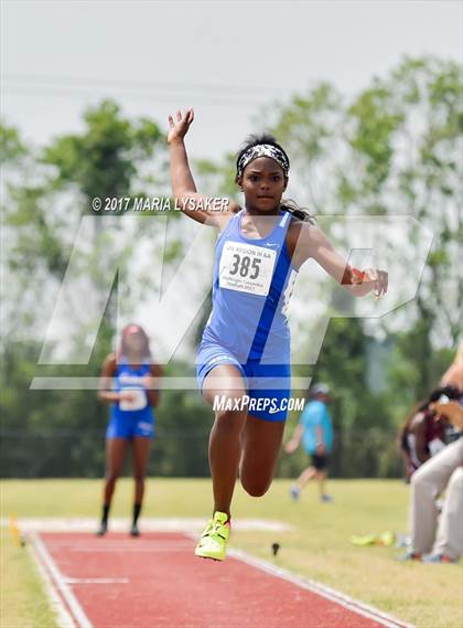 Thumbnail 1 in UIL Regional Track & Field Meet R3 photogallery.
