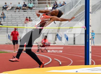 Thumbnail 1 in UIL Regional Track & Field Meet R3 photogallery.