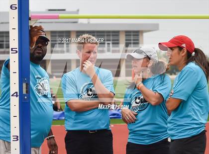 Thumbnail 1 in UIL Regional Track & Field Meet R3 photogallery.