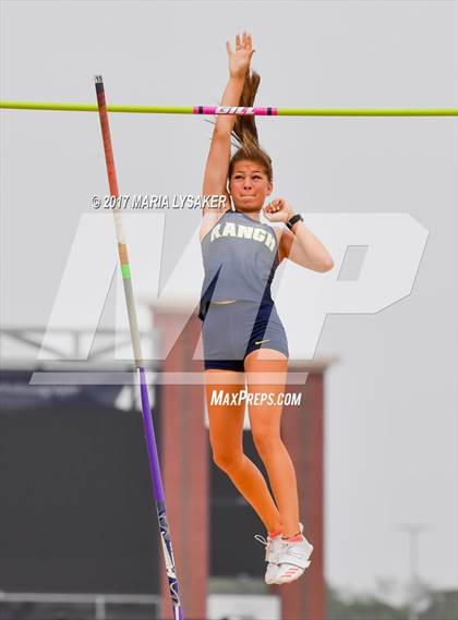 Thumbnail 2 in UIL Regional Track & Field Meet R3 photogallery.