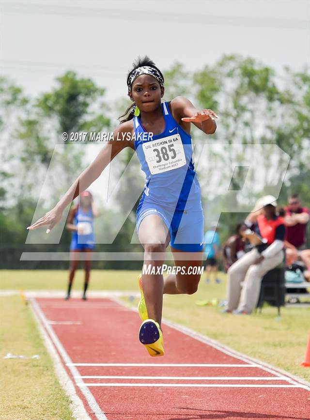 Photo 29 in the UIL Regional Track & Field Meet R3 Photo Gallery (207 ...