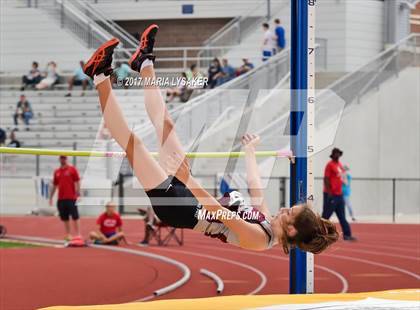 Thumbnail 3 in UIL Regional Track & Field Meet R3 photogallery.