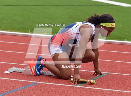 Thumbnail 2 in UIL Regional Track & Field Meet R3 photogallery.