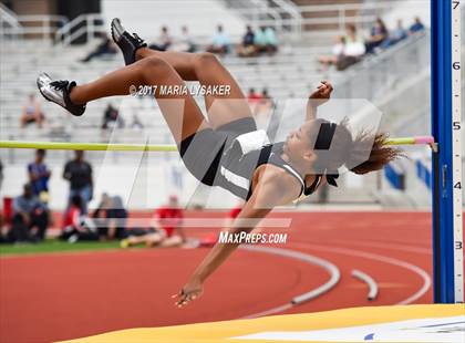 Thumbnail 1 in UIL Regional Track & Field Meet R3 photogallery.