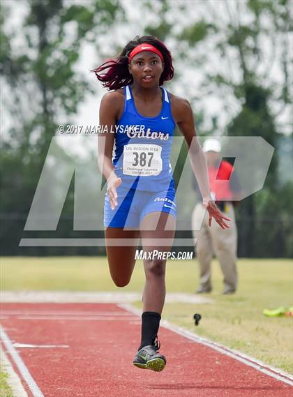Thumbnail 2 in UIL Regional Track & Field Meet R3 photogallery.