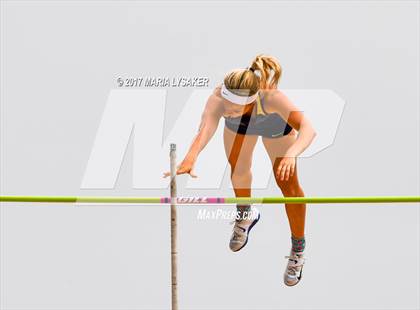 Thumbnail 2 in UIL Regional Track & Field Meet R3 photogallery.