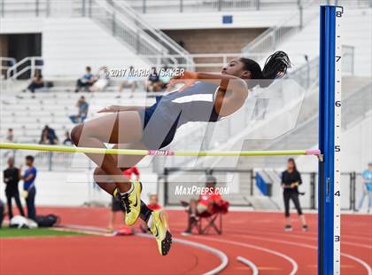 Thumbnail 1 in UIL Regional Track & Field Meet R3 photogallery.