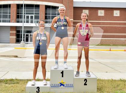 Thumbnail 2 in UIL Regional Track & Field Meet R3 photogallery.