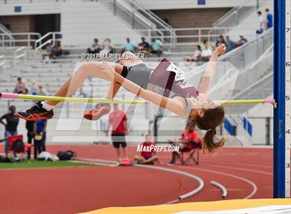Thumbnail 1 in UIL Regional Track & Field Meet R3 photogallery.