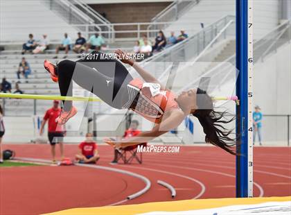 Thumbnail 2 in UIL Regional Track & Field Meet R3 photogallery.