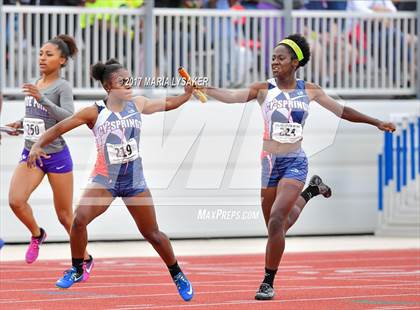 Thumbnail 1 in UIL Regional Track & Field Meet R3 photogallery.