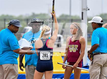 Thumbnail 1 in UIL Regional Track & Field Meet R3 photogallery.