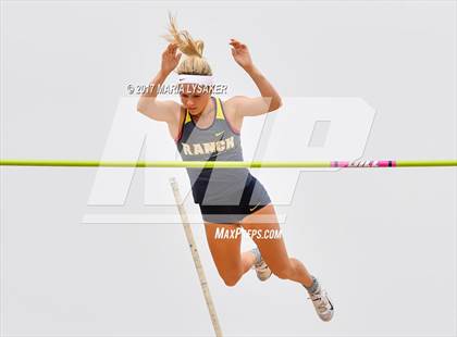 Thumbnail 1 in UIL Regional Track & Field Meet R3 photogallery.