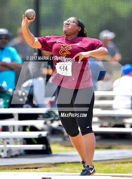 Thumbnail 2 in UIL Regional Track & Field Meet R3 photogallery.