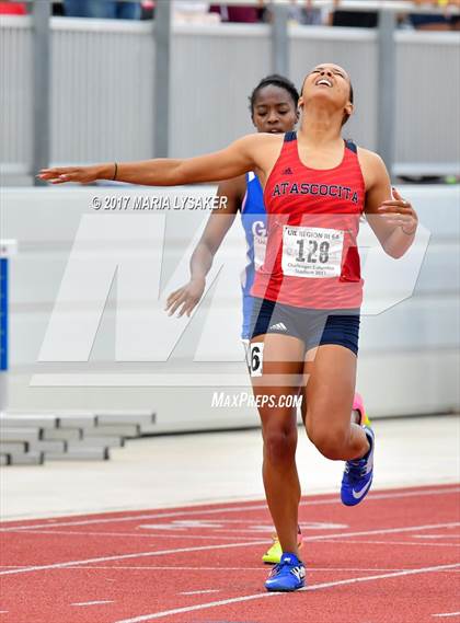 Thumbnail 1 in UIL Regional Track & Field Meet R3 photogallery.