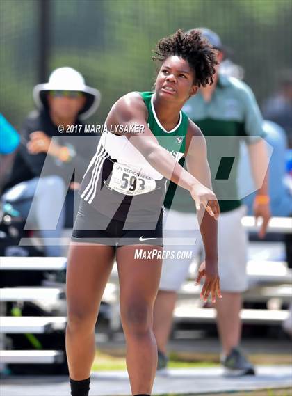 Thumbnail 1 in UIL Regional Track & Field Meet R3 photogallery.