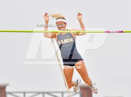 Thumbnail 2 in UIL Regional Track & Field Meet R3 photogallery.