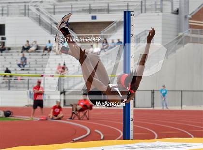 Thumbnail 1 in UIL Regional Track & Field Meet R3 photogallery.
