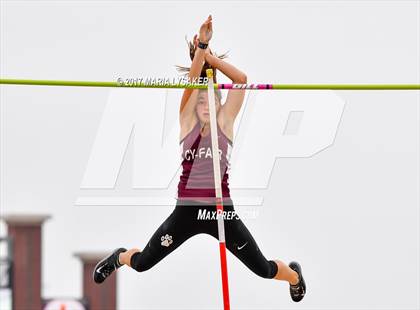 Thumbnail 3 in UIL Regional Track & Field Meet R3 photogallery.
