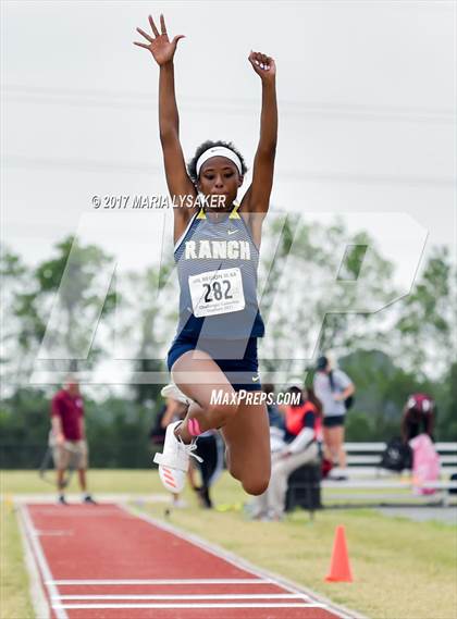 Thumbnail 3 in UIL Regional Track & Field Meet R3 photogallery.