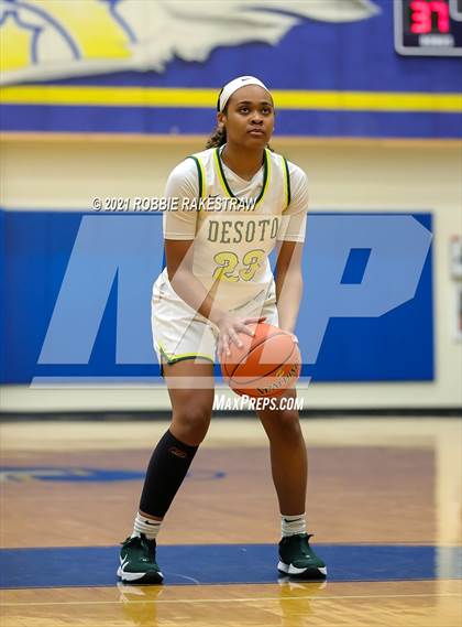 Thumbnail 1 in DeSoto vs. Shoemaker (UIL 6A Bi-District) photogallery.