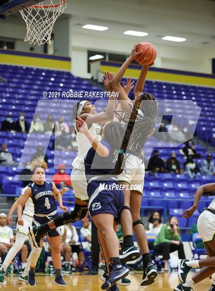 Thumbnail 1 in DeSoto vs. Shoemaker (UIL 6A Bi-District) photogallery.