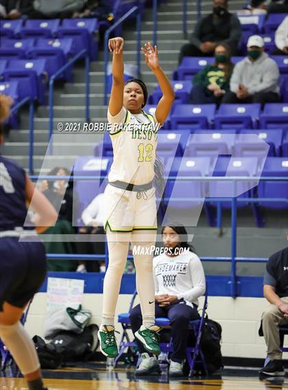 Thumbnail 1 in DeSoto vs. Shoemaker (UIL 6A Bi-District) photogallery.